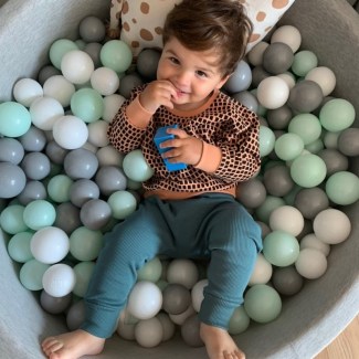 Tragebild Oversize Sweater Squeries-min